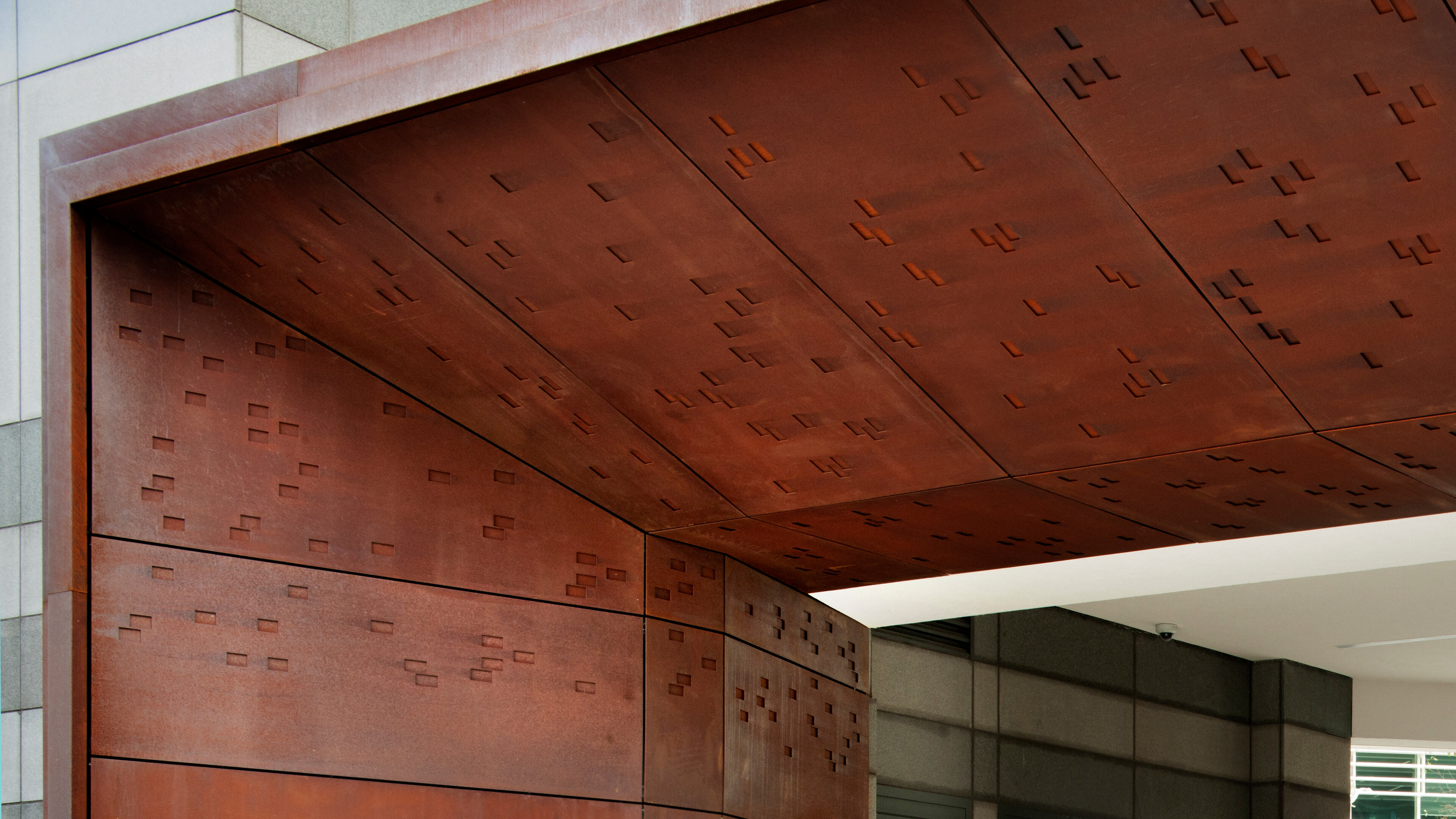 POHL weathering steel: Thomas More Square