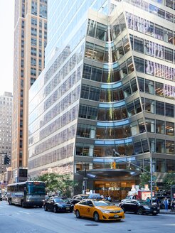 Project image "7th Bryant Street"; Stainless steel facade cladding