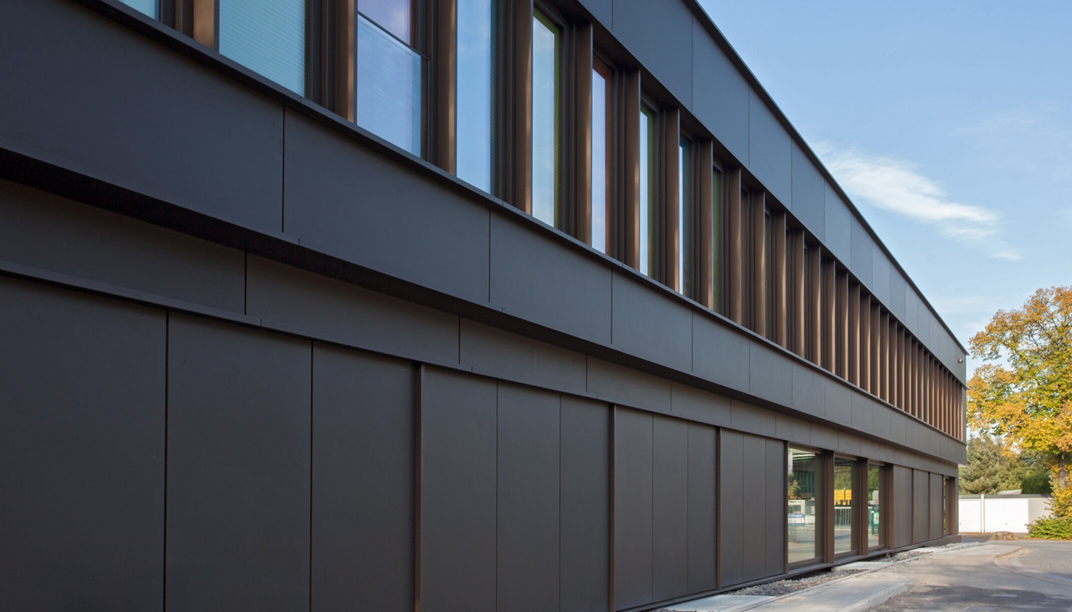 "Gesundheitshaus Kettwig"; aluminium facade solution by POHL  | © DEIMEL + WITTMAR Architekturfotografie