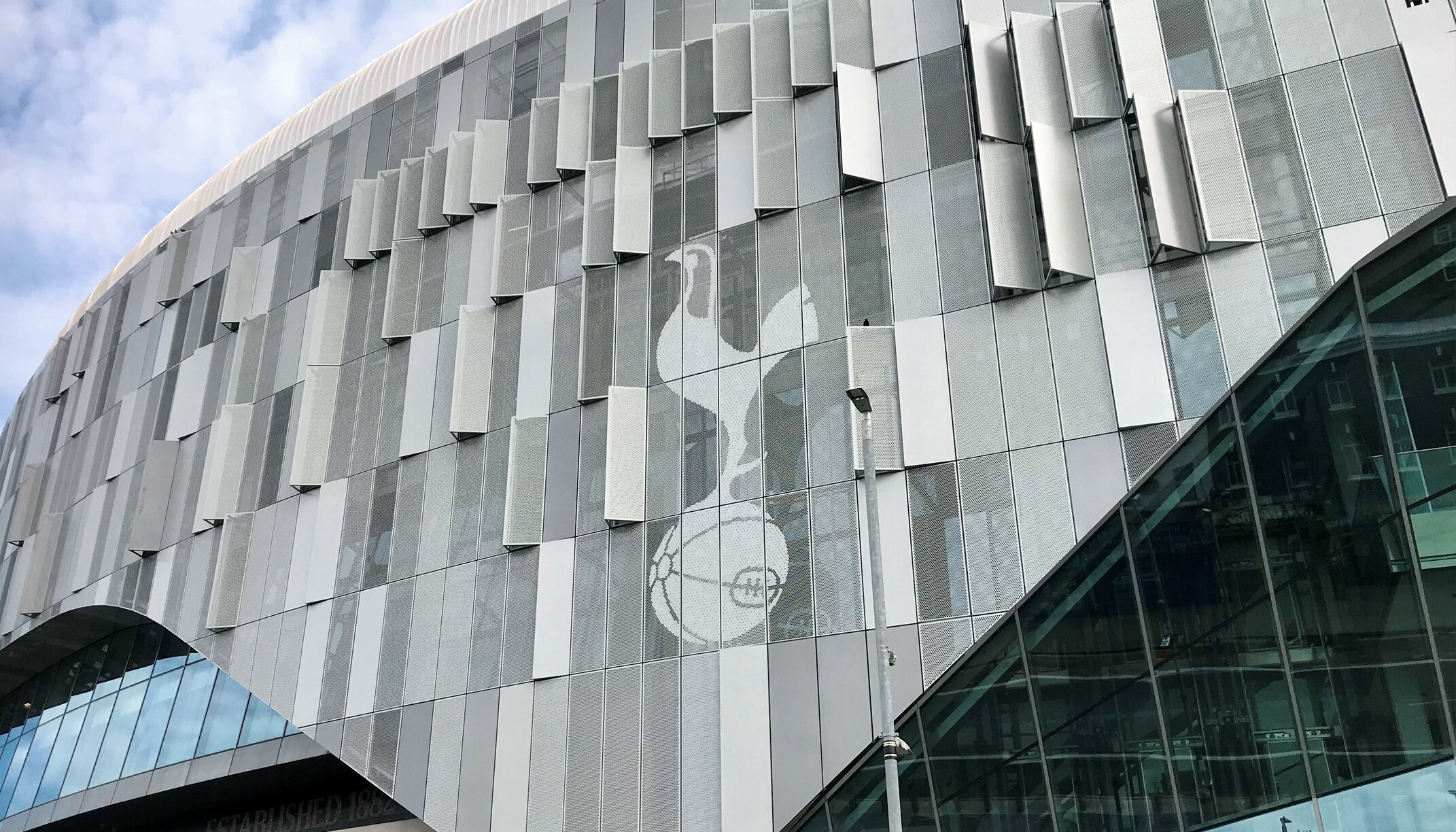 "Tottenham Stadion" hinterlüftete Fassade, Aluminium, London