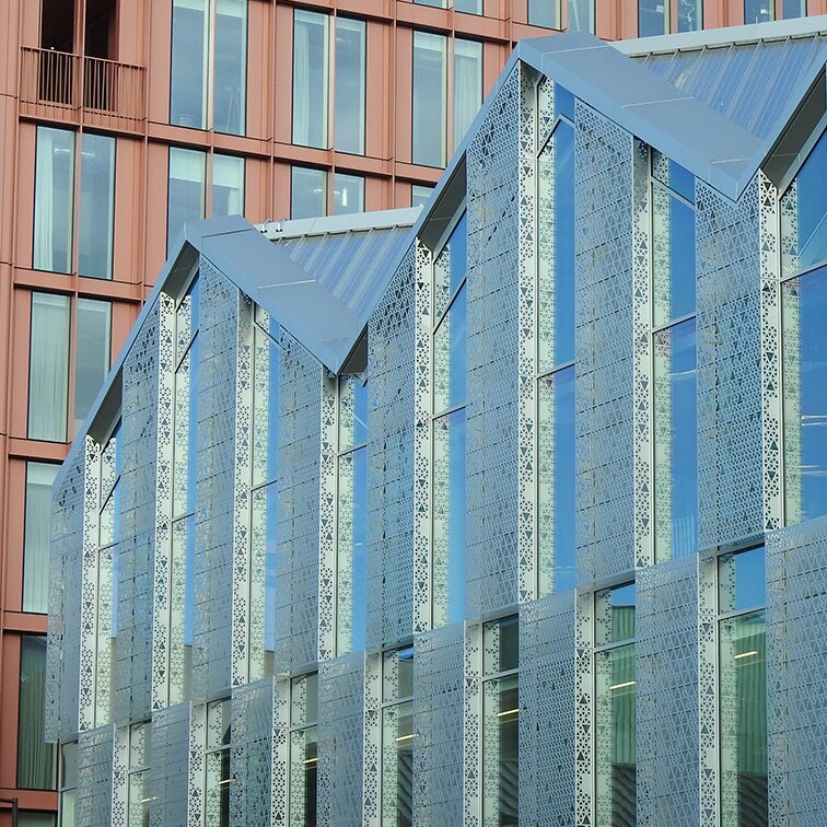 "King's Cross Q1"; back ventilated curtain wall system