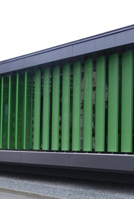 Quadratische Ansicht "AOK Münchberg"; nachhaltige Fassadensysteme