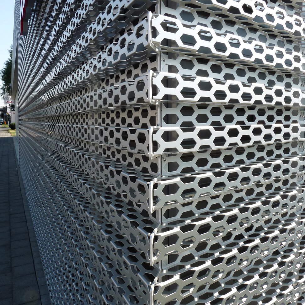 Referenzbild "Audizentrum"; erstklassige Gebäudehüllen aus Aluminium