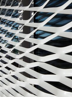 Referenzbild Fassadengestaltung "Firmenzentrale Lemken", Aluminium, Steckmetall, POHL Ecopanel EM