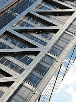 "Heron Tower"; individual stainless steel facade technology