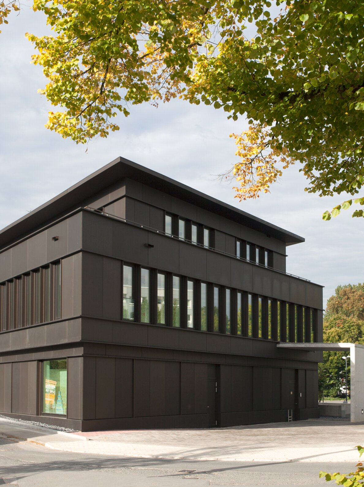 "Gesundheitshaus Kettwig"; POHL Europanel Systemfassade | © DEIMEL + WITTMAR Architekturfotografie