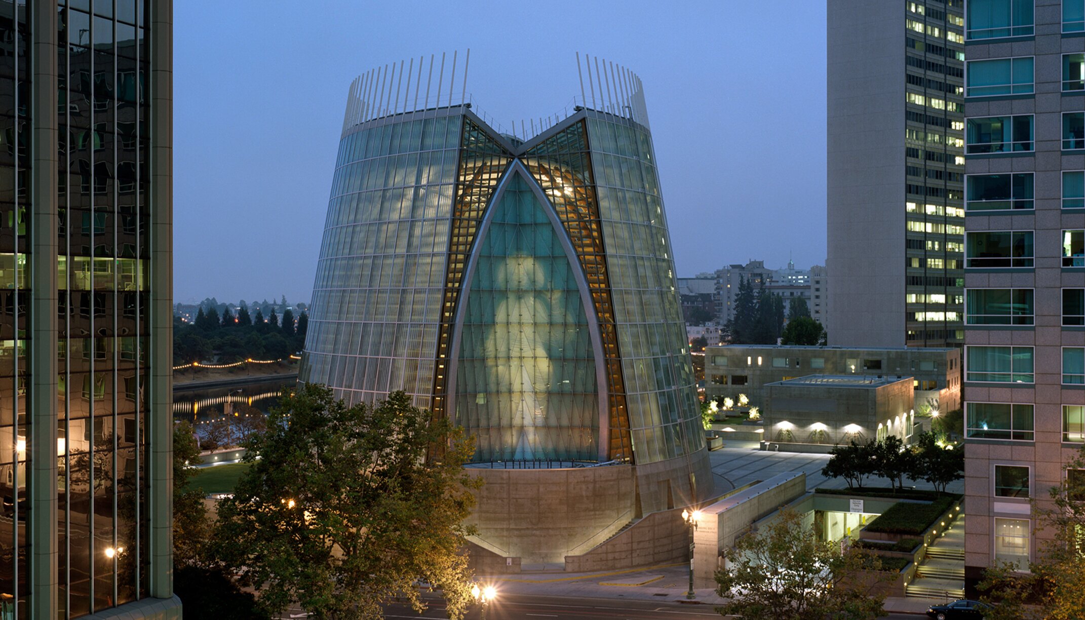 Detailview "Cathedral of Christ the Light"; illustrative aluminum panels
