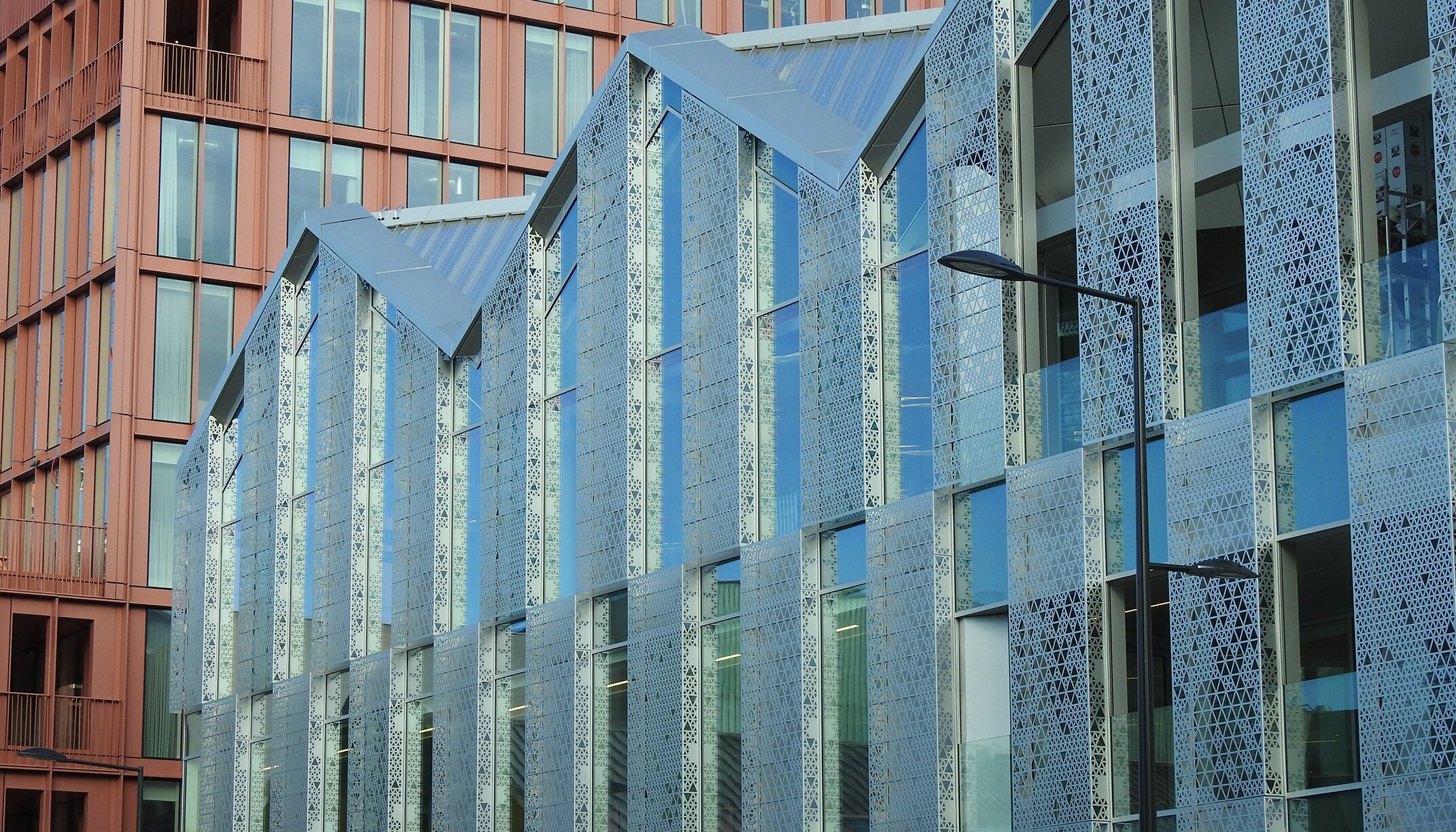 "King's Cross Q1"; metal facade cladding by POHL