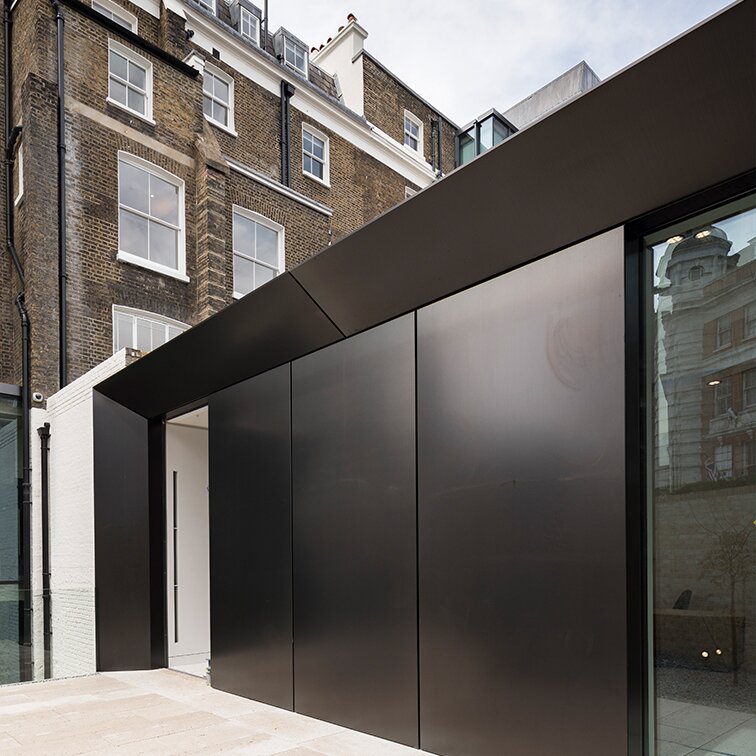 "Cromwell Place"; special stainless steel facade solution | © Matt Chisnall