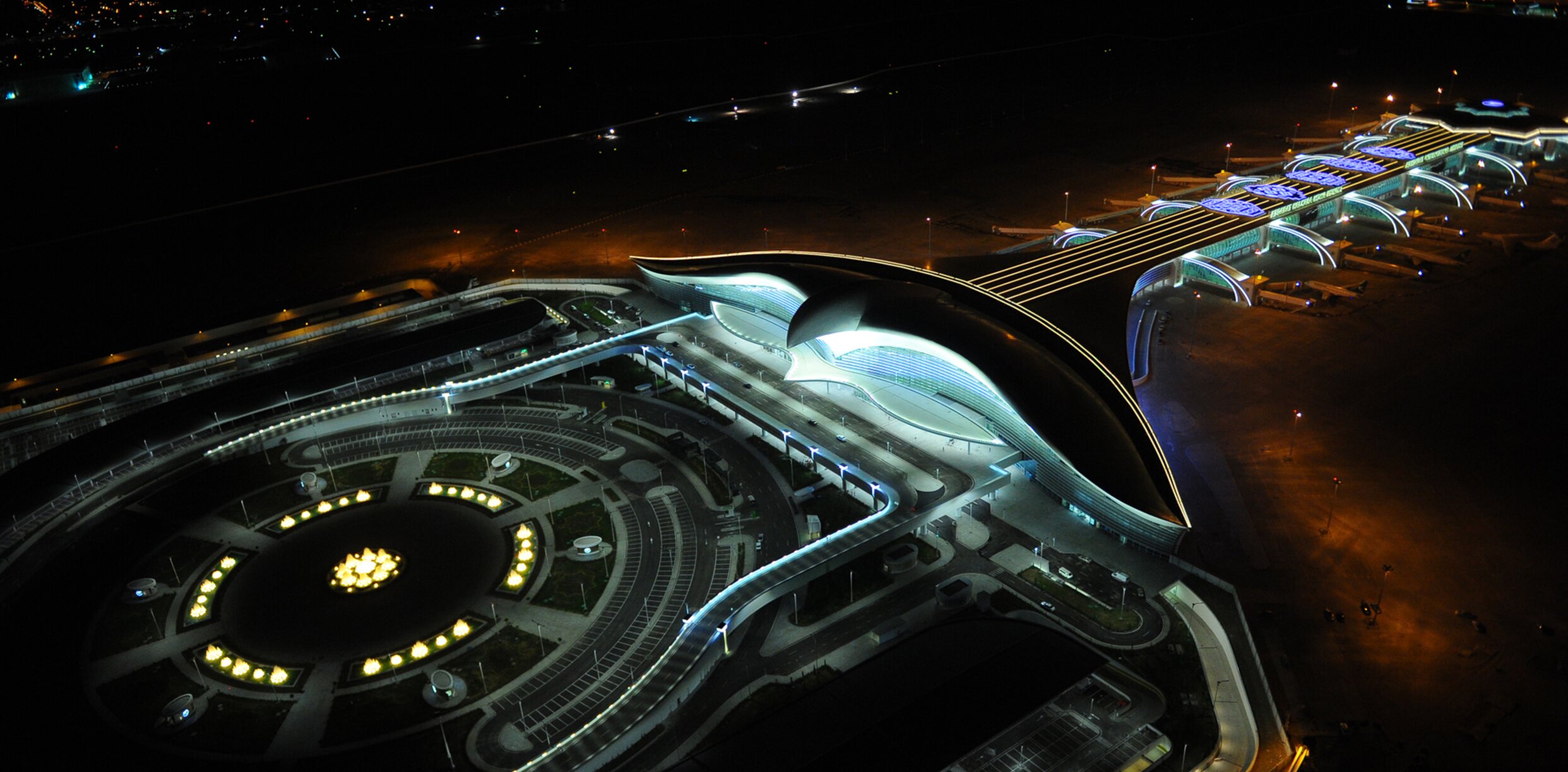 Referenzbild "Ashgabat Airport"; Fassadentechnik aus Aluminium