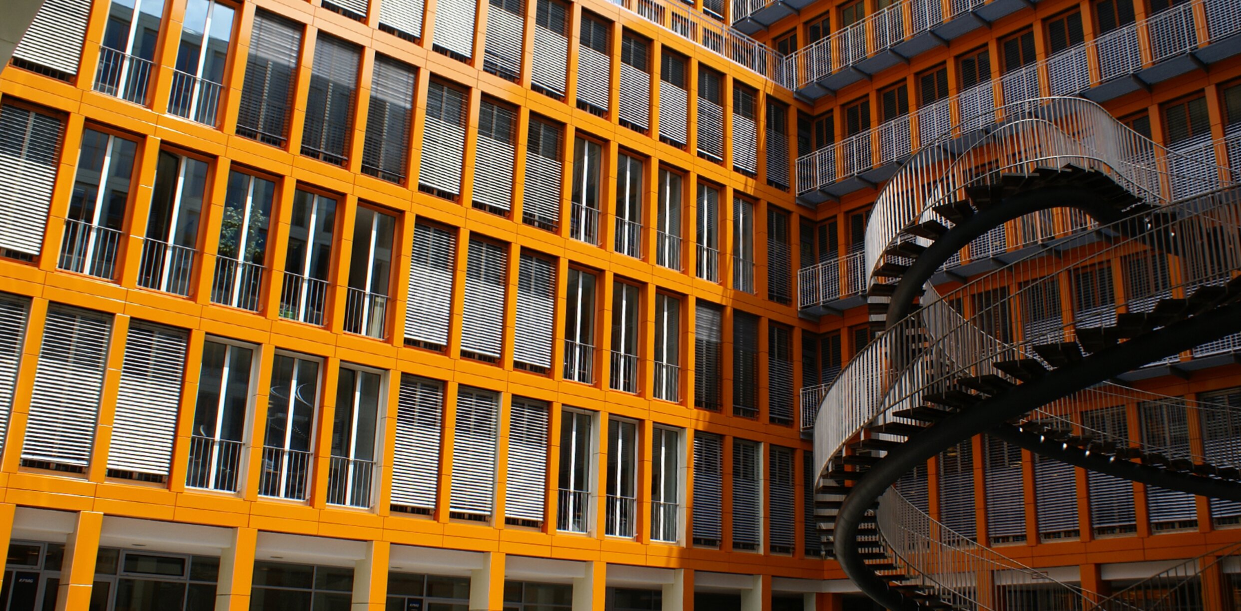 "KPMG Wirtschaftsprüfungsgesellschaft"; aluminum facade by POHL Facades