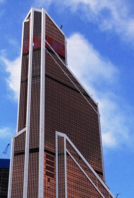 "Mercury City Tower", Fassadenverkleidung aus Aluminium & Edelstahl | © Josef Gartner GmbH