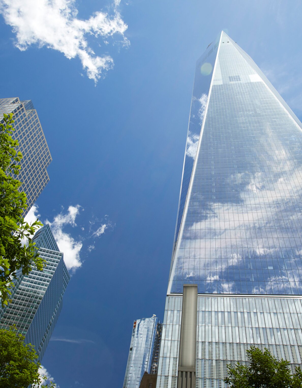 "One World Trade Center" facade cladding stainless steel, New York City | © Valéry Kloubert