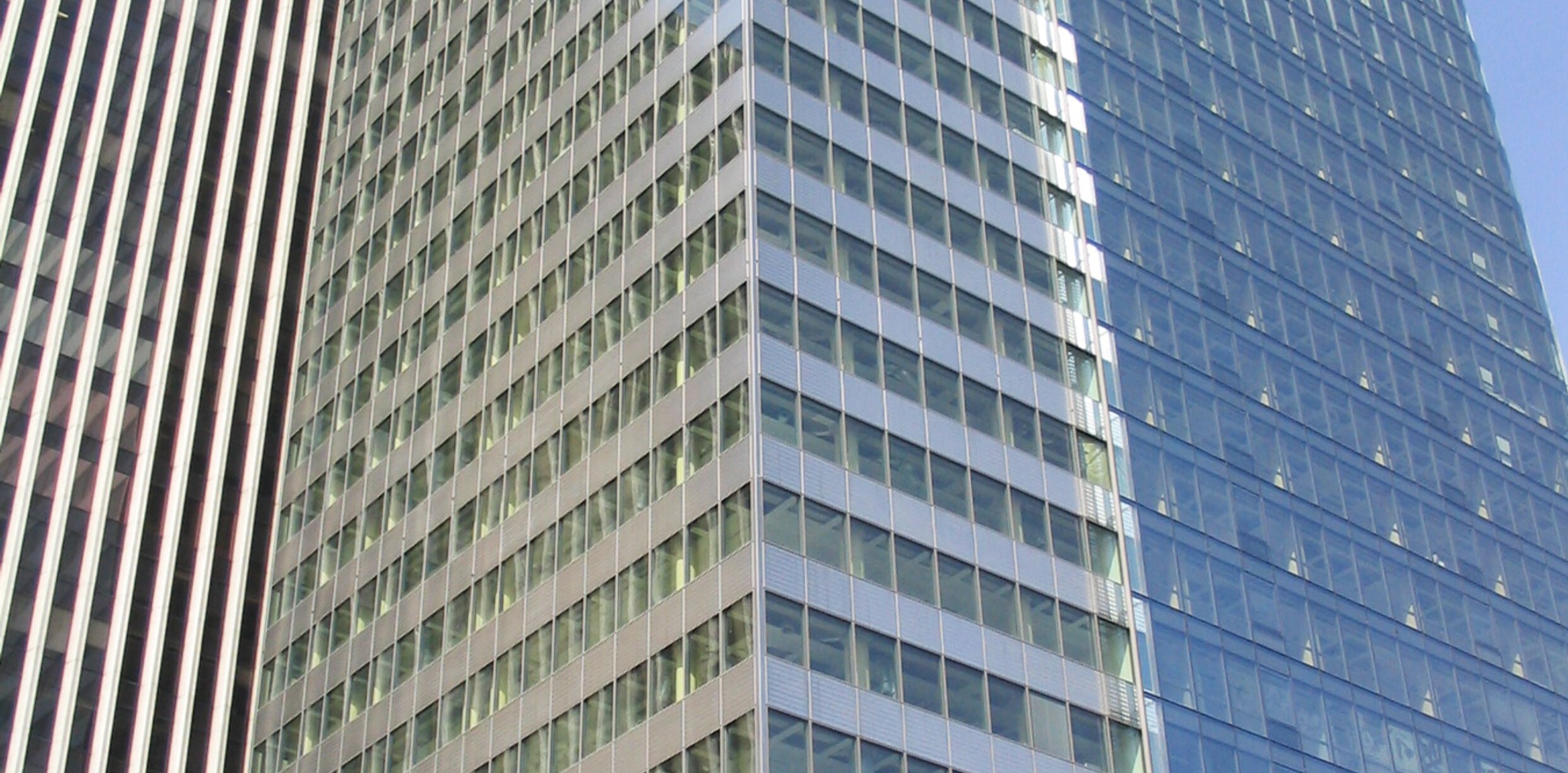"PB12 Office Tower" Fassadenverkleidung Edelstahl, Paris