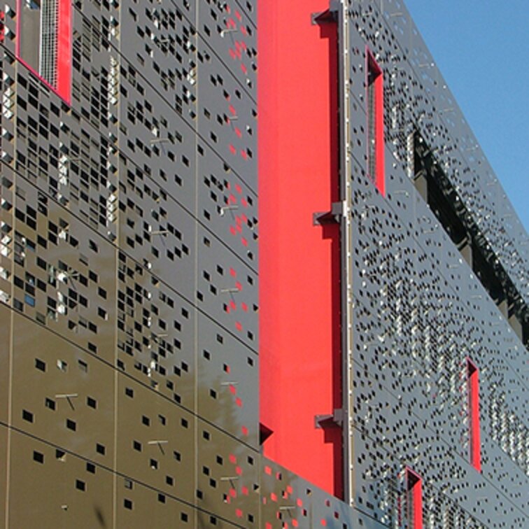 "UPC Klinik Marseille" vorgehängte Fassade, Aluminium, Marseille