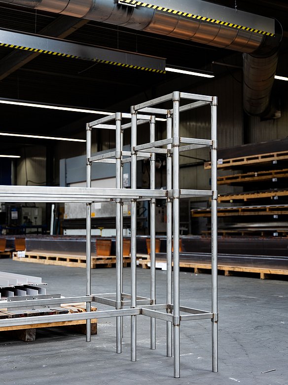 Tisch- und Tresengestell Stahlkonstruktion POHL